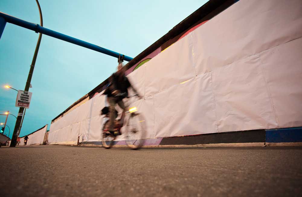 Berlin-Wall-Covering-08-Photo-Gianfilippo-De-Rossi